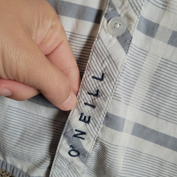 O'neill Mens Button Up Dress Shirt Size Medium - Picture 2 of 5